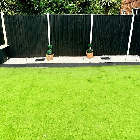 Contractor Haven- 3Bdr Crew House, Free Parking, Fast Wifi & Private Garden Lejlighed Nottingham Eksteriør billede