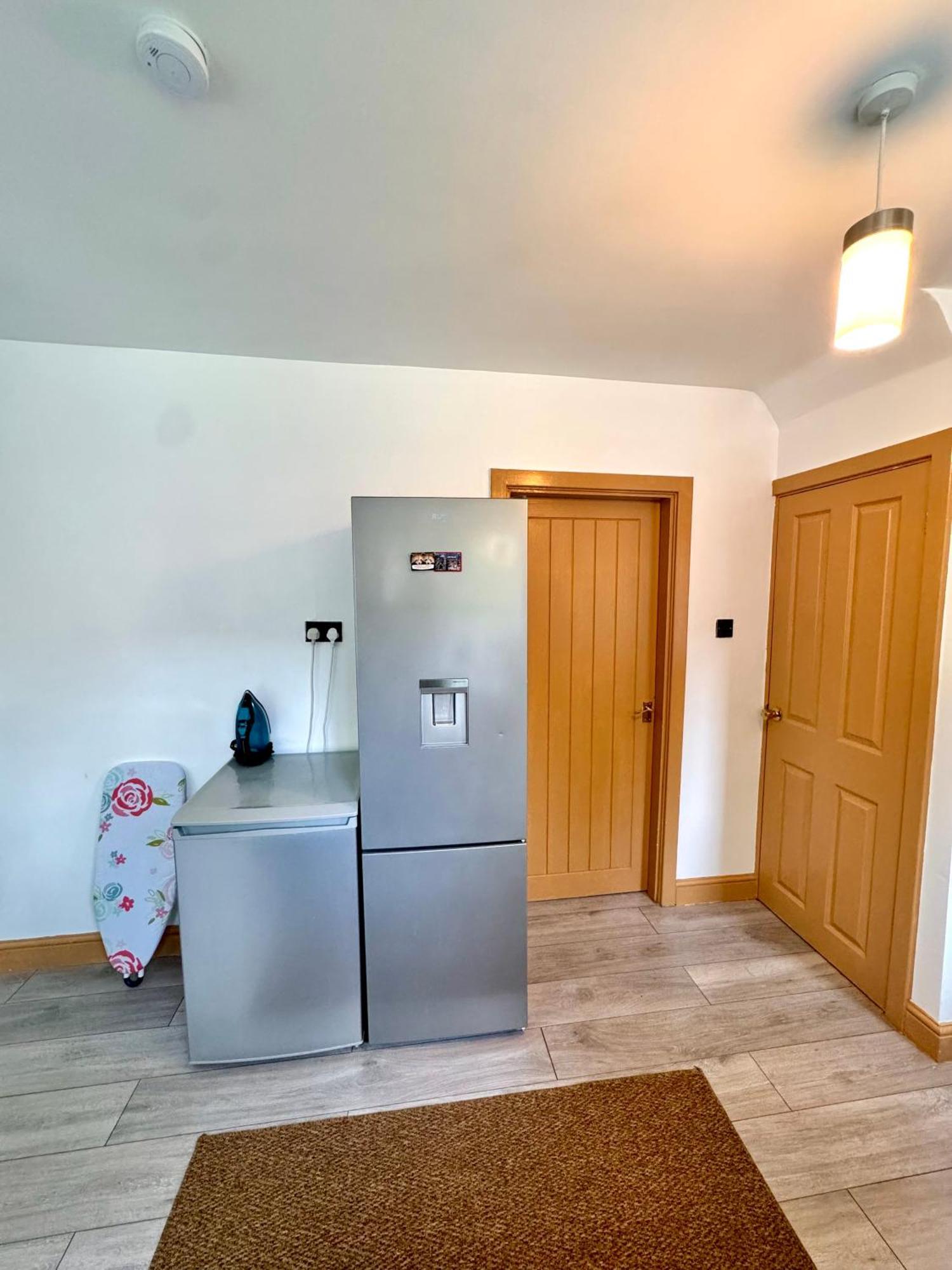 Contractor Haven- 3Bdr Crew House, Free Parking, Fast Wifi & Private Garden Lejlighed Nottingham Eksteriør billede