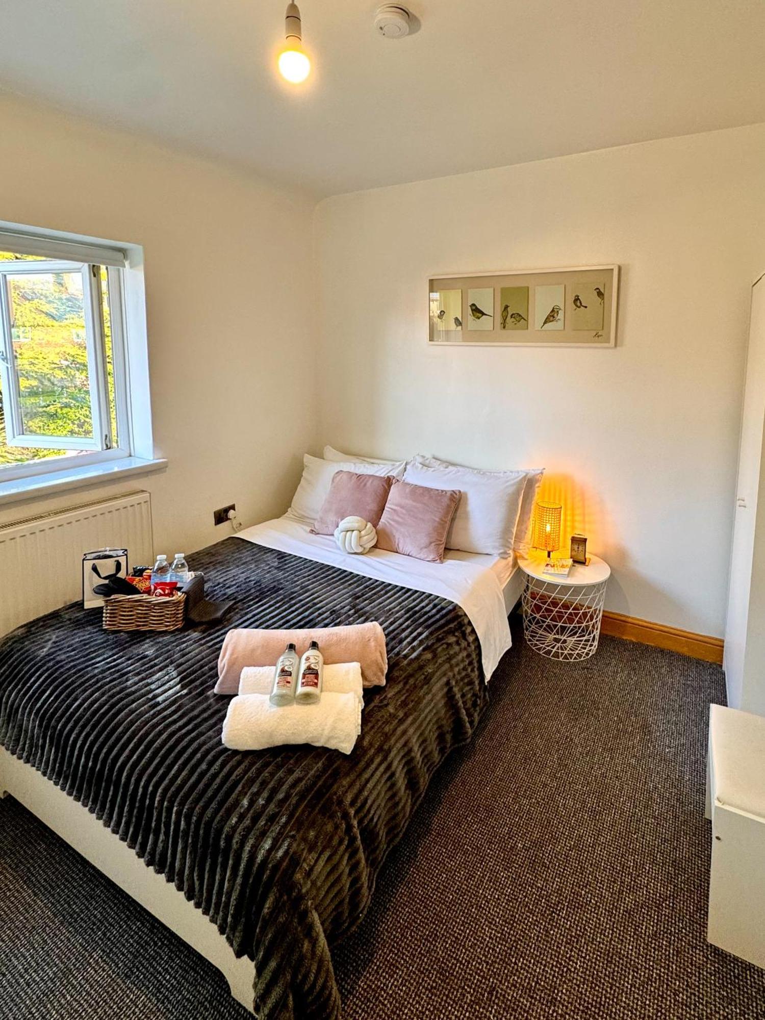 Contractor Haven- 3Bdr Crew House, Free Parking, Fast Wifi & Private Garden Lejlighed Nottingham Eksteriør billede