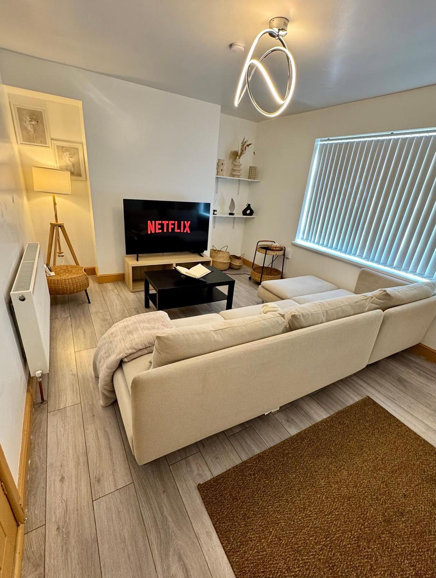 Contractor Haven- 3Bdr Crew House, Free Parking, Fast Wifi & Private Garden Lejlighed Nottingham Eksteriør billede